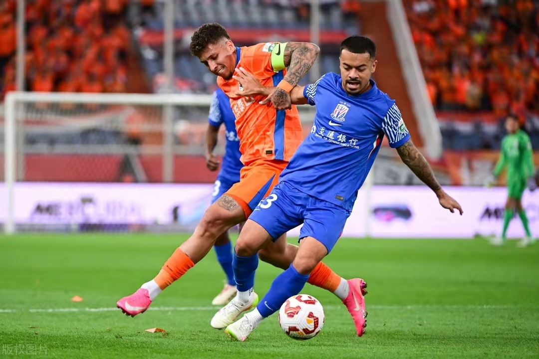 爱游戏app下载 -今晨欧超杯焦点战；上海申花刷新队史纪录；气氛紧张；身体对抗强度拉满的简单介绍